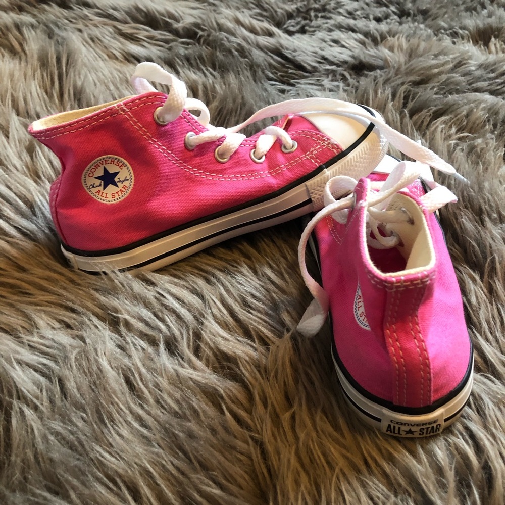 EUC pink converse chuck Taylor high tops 10